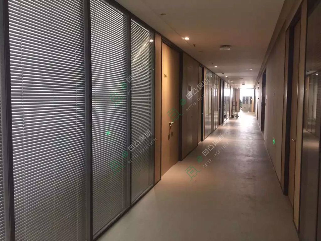 未來玻璃隔斷裝修市場，專業(yè)讓你支離破碎