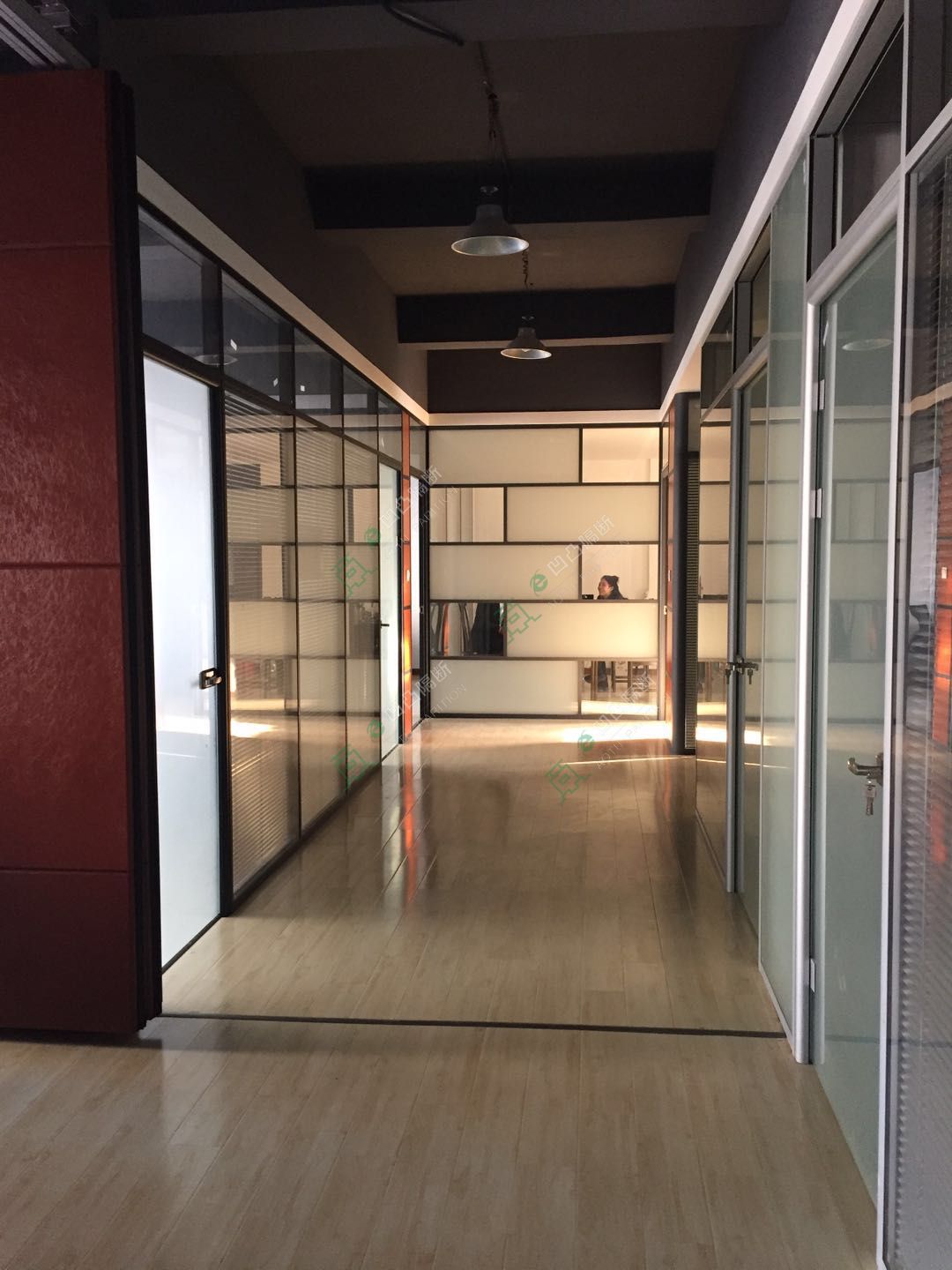 辦公室隔墻  還在用石膏板？你OUT了! 不服來凹凸隔斷18305563136